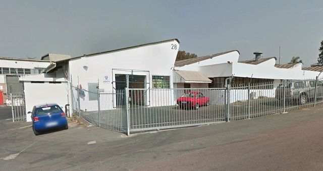 Commercial property for rent - 28 Henwood Road